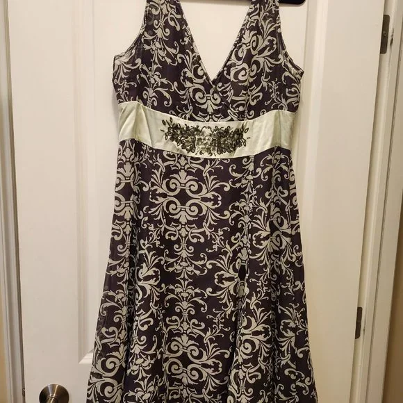 Dress - Picture 2 of 3